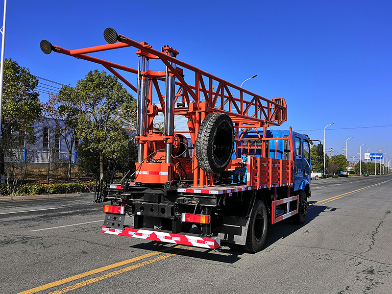 東風(fēng)華神雙排5型汽車鉆機